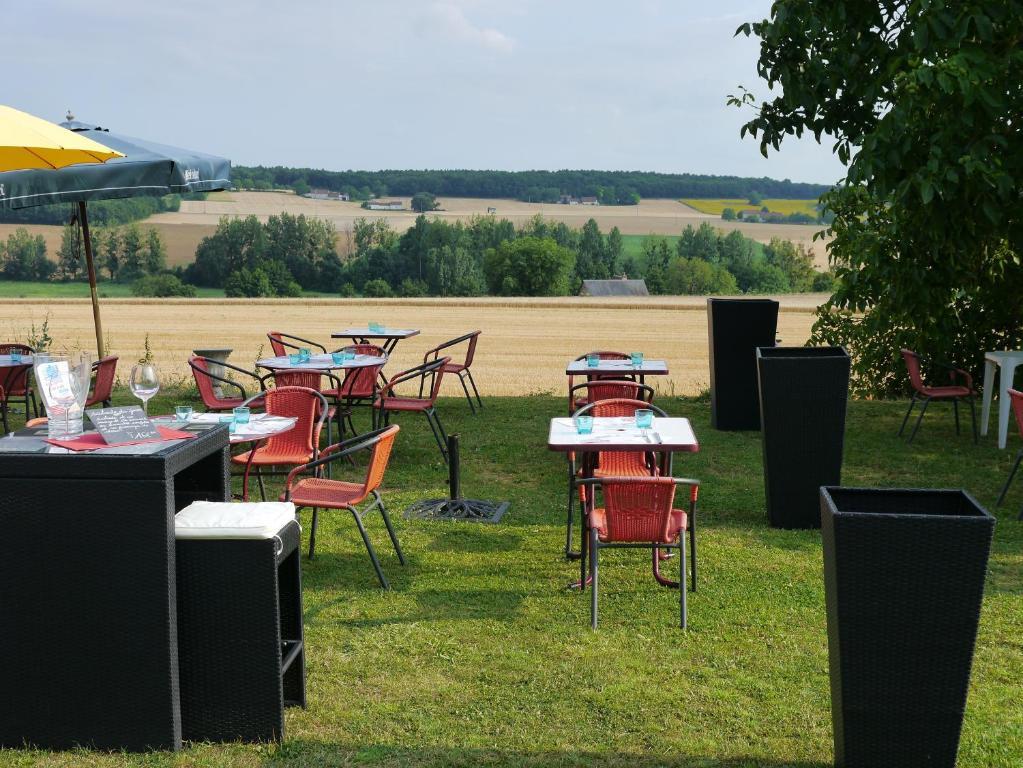 Logis Auberge De Crissay Exterior photo